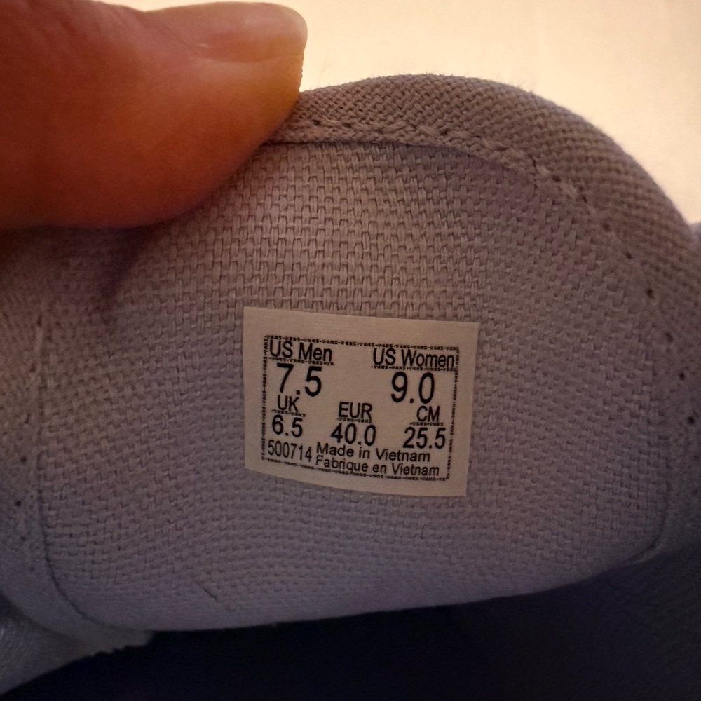 Vans Women's Lavender Sneakers with Lime Laces size 9 W - Picture 6 of 6